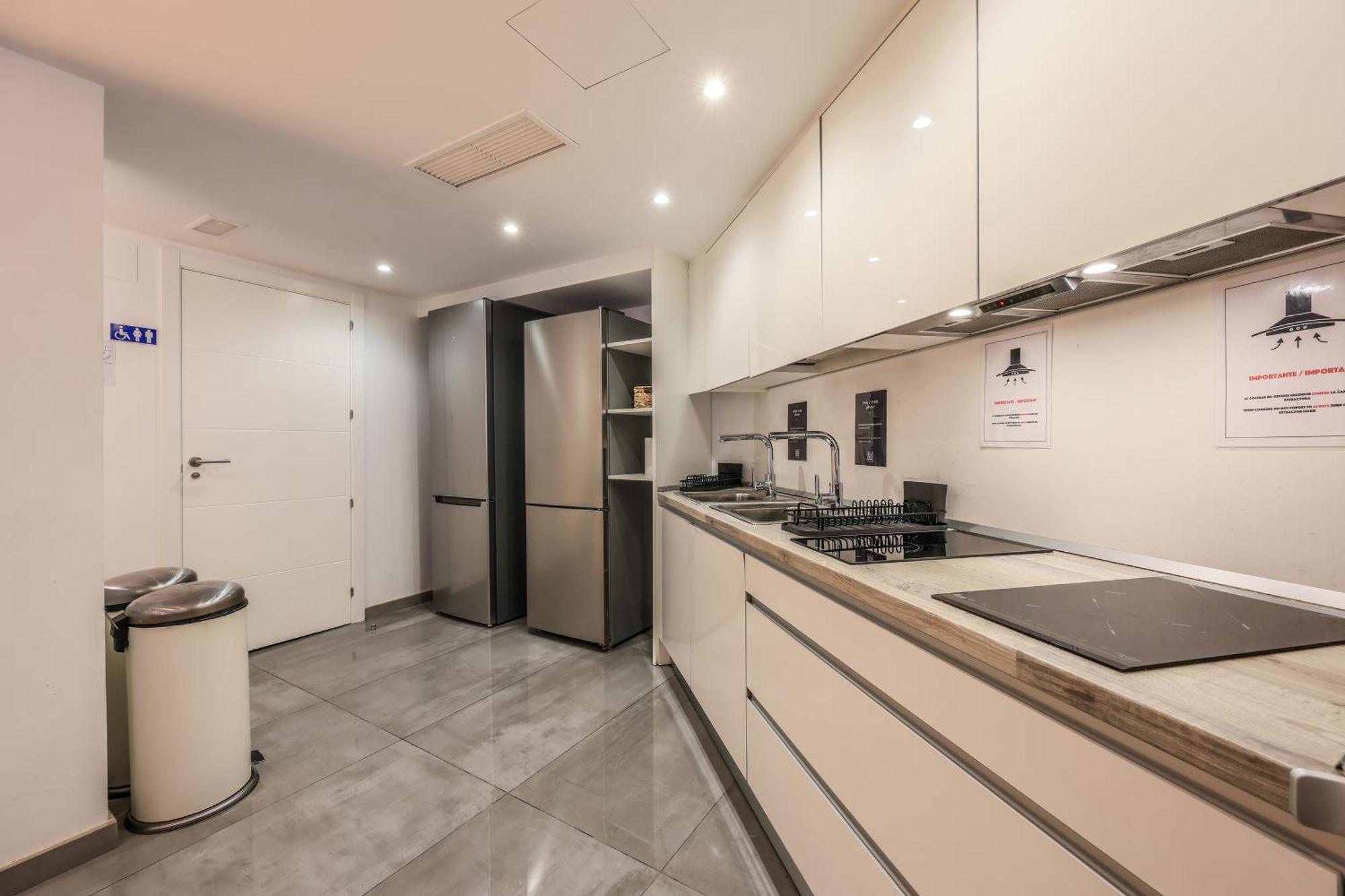 Amazinn Places Blasco De Garay 113 Madrid Bagian luar foto