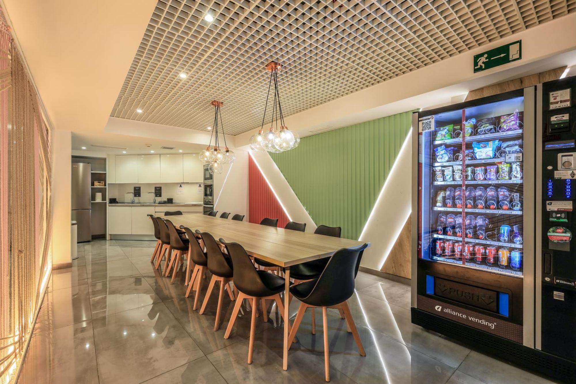 Amazinn Places Blasco De Garay 113 Madrid Bagian luar foto